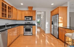 105 Hudson Cove, Edgewater, NJ 07020