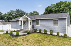 40 Woodside Drive, Howell, NJ 07731