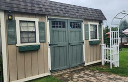 703 Fresh Pond Ave, Calverton, NY 11933