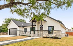 8220 Alton Blvd, Selma, TX 78154