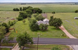 711 E Clark St, Bartlett, TX 76511