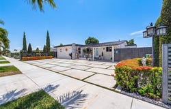 700 W 51st Pl, Hialeah, FL 33012