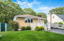 87 Somerset Avenue, Mastic, NY 11950