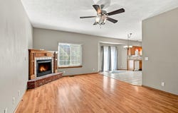 2327 W Chesterfield Boulevard, Springfield, MO 65807