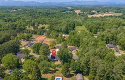 323 Wall Street, Campobello, SC 29322