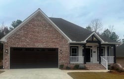 121 VILLAGE CIRCLE, ANNISTON, AL 36207