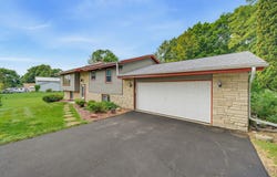3755 Kettle View Dr, Slinger, WI 53086