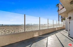 25 15th Pl, Long Beach, CA 90802