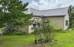 504 Mclean Avenue, Cotter, AR 72626