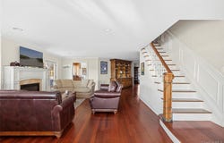 4 Quebec Road, Island Park, NY 11558