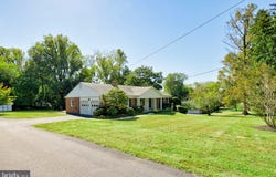 20 HEMLOCK Drive, GLEN MILLS, PA 19342
