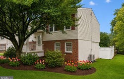913 SEMINARY Street, PENNSBURG, PA 18073