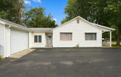 916 W Circle Drive, New Haven, IN 46774-2154