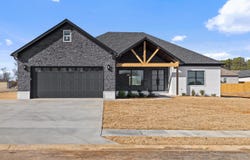 10 Brixton, Cabot, AR 72023