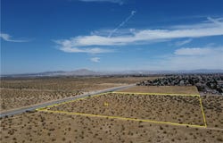 3 Mojave Dr, Adelanto, CA 92301