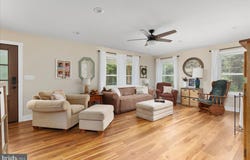 243 VESPER, CROSS JUNCTION, VA 22625