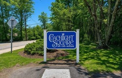 5 Coachlight Square, Montrose, NY 10548