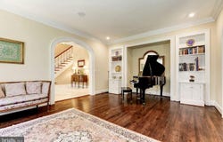 9909 AVENEL FARM DR, POTOMAC, MD 20854