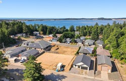 768 DIVISION Ave, CoosBay, OR 97420