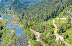 IRIS HILL Ln, Oakland, OR 97462