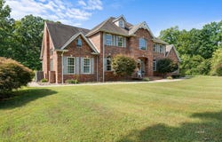 464 Oak Ridge Dr, Gallipolis, OH 45631
