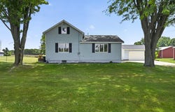 1253 S Waldron Road, Crystal, MI 48818