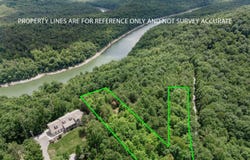 W Majestic Drive, Burnside, KY 42519