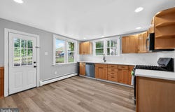 16 CONVENT Road, ASTON, PA 19014