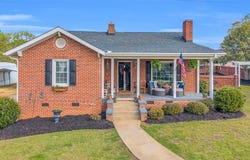 110 Pinehaven Dr, Ninety Six, SC 29666