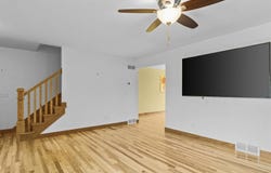 909 N Clover Lane, Cottage Grove, WI 53527