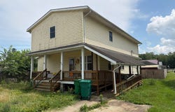 428 6th St, Philo, OH 43771