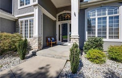 9924 Skyview Lane, Lenexa, KS 66220