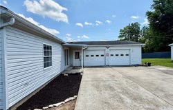 17 Stevy Lane, Frazeysburg, OH 43822