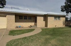 1208 Main Avenue, Ralls, TX 79357