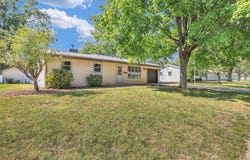 525 Orchard Lane, Arthur, IL 61911