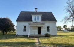 3708 State Route 160, Highland, IL 62249