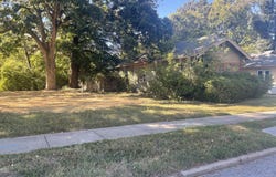 406 S Forest Avenue, Carbondale, IL 62901