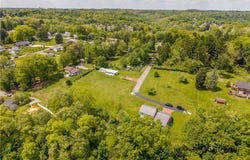 Moreland Drive, Coraopolis, PA 15108