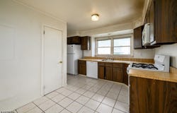 906 Robin Rd, Hillsborough Twp., NJ 08844-4439