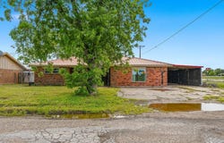 1435 Bandera Dr, Roscoe, TX 79545