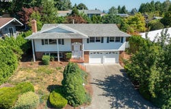 895 NW 3RD St, Gresham, OR 97030