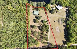 38 E M Davis Dr, Sopchoppy, FL 32358