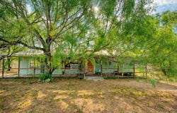6820 COUGHRAN RD, Pleasanton, TX 78064