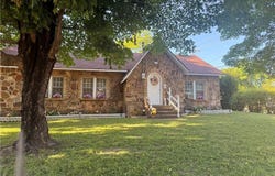 1102 School ST, Ozark, AR 72949
