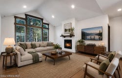 1020 Northview Dr, Sandpoint, ID 83864