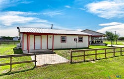 1763 N FM 108, Smiley, TX 78159
