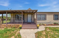646 Old Colony, Seguin, TX 78155