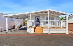 2060 Newport Boulevard, Costa Mesa, CA 92627