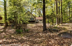 138 Sandstone Drive, Dingmans Ferry, PA 18328