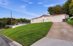 166 Valley View Dr, Coshocton, OH 43812
